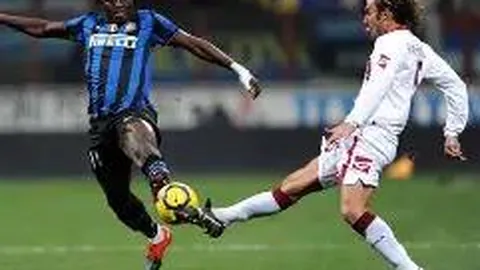 上海上港亚冠八强战直面浦和红钻，千名球迷现场加油助阵